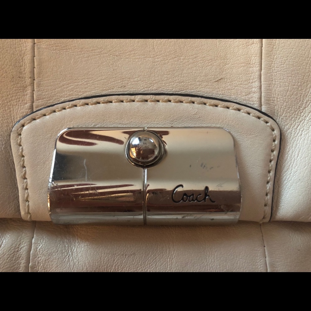Coach wristlet - Picture 2 of 4